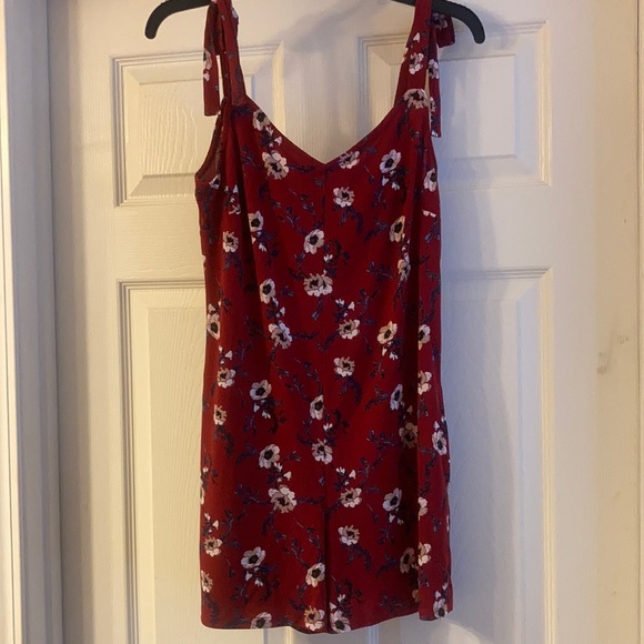 Cato Pants - NWOT Size XS romper shorts with adjustable straps and pockets!